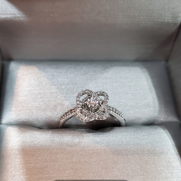 White Gold Diamond Love Knot Ring - Picture 1 of 2
